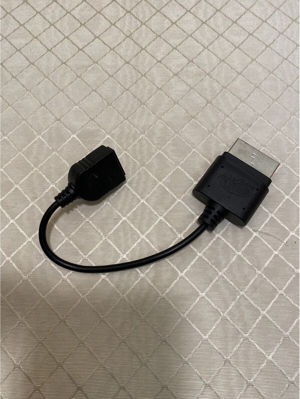 Mad Catz AV Cable Adapter For Microsoft Xbox 360 to Sony PlayStation